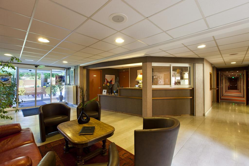 Cit'Hotel Du Circuit Маньи-Кур Экстерьер фото