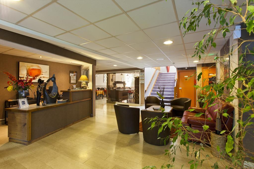 Cit'Hotel Du Circuit Маньи-Кур Экстерьер фото